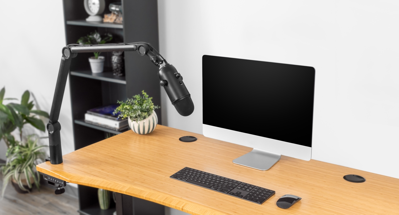 Supports microphones weighing up to 2.2 lb