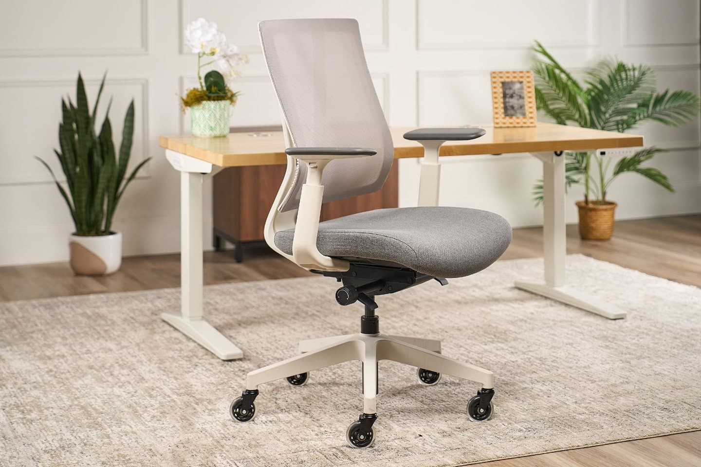 UPLIFT Desk Clarksville Chair