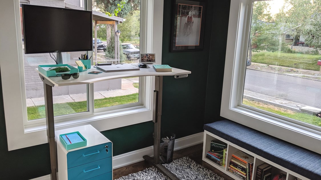 White Ergo Edge Curved Eco V2 Standing Desk